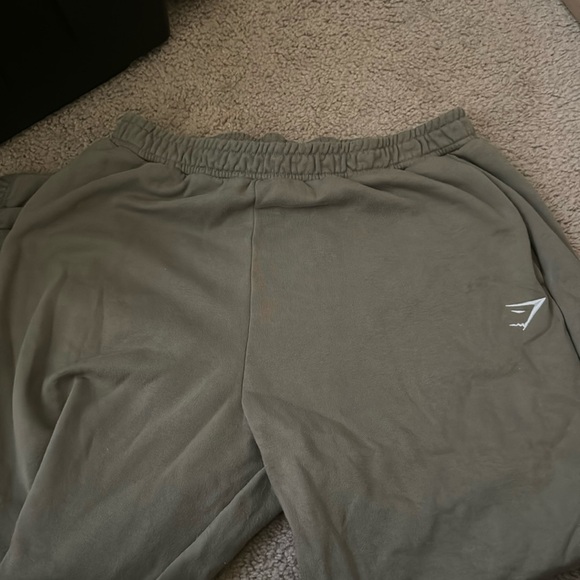 Smoke free. Pet free. Wrinkled due to being stored while deployed. - Picture 1 of 2
